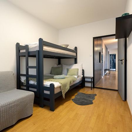 Urban Bloom Apartments By Booky ลิฟตอฟสกีมิคูลาช ภายนอก รูปภาพ