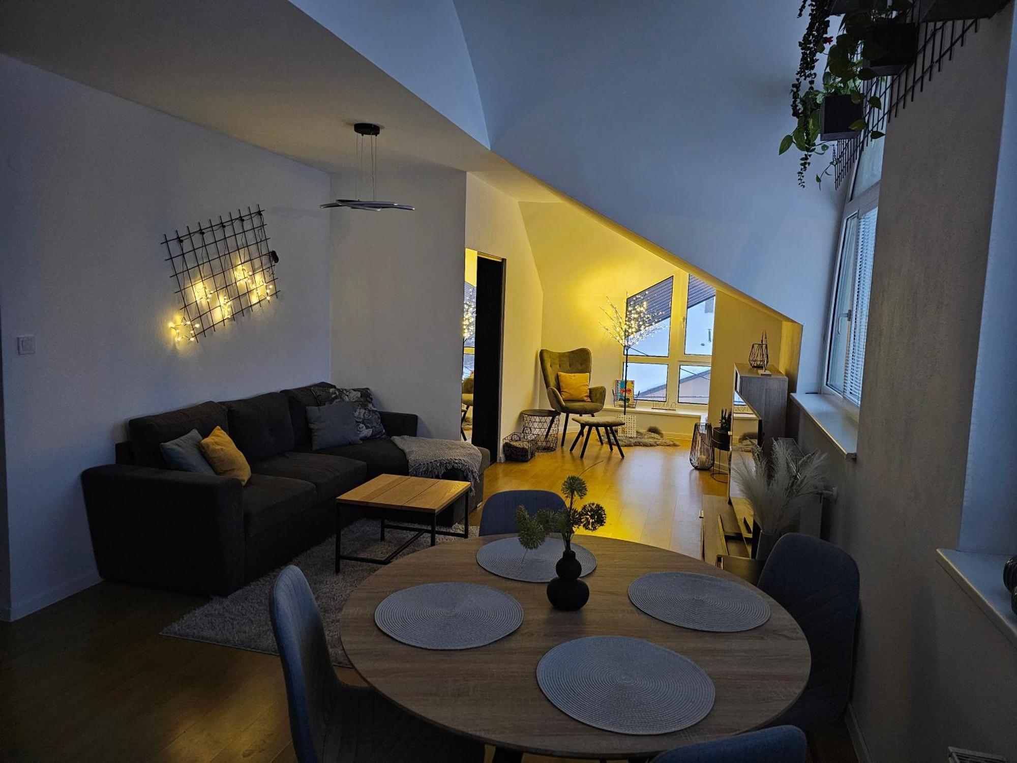 Urban Bloom Apartments By Booky ลิฟตอฟสกีมิคูลาช ภายนอก รูปภาพ
