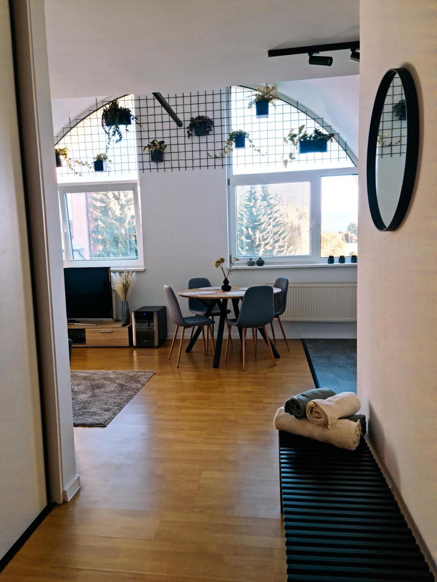 Urban Bloom Apartments By Booky ลิฟตอฟสกีมิคูลาช ภายนอก รูปภาพ